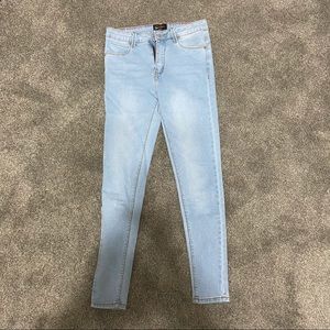 Light wash skinny jeans